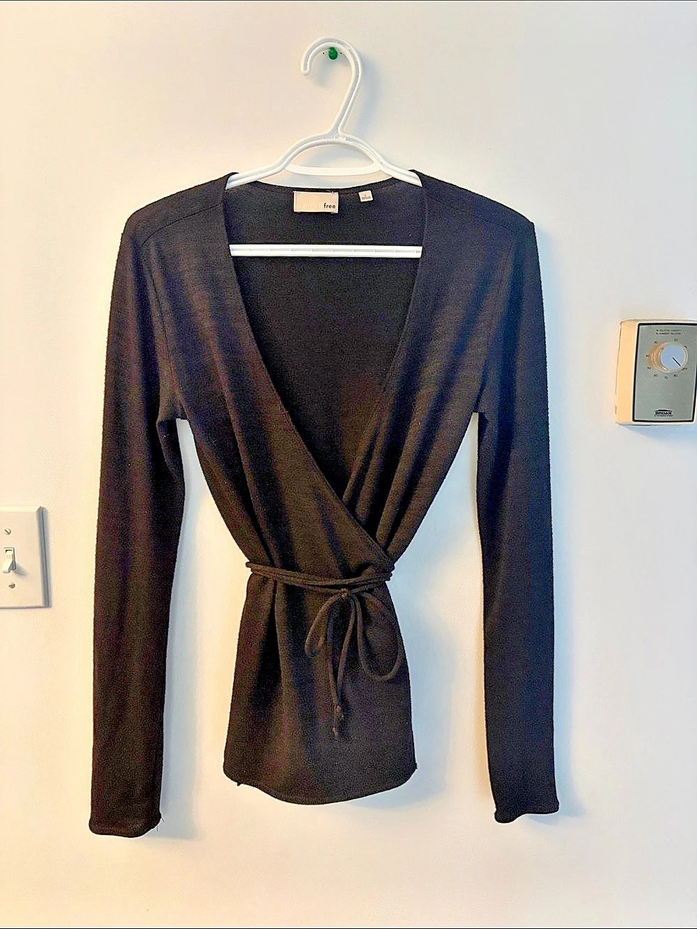 Aritzia - willfred free Black Tie-Waist Long Sleeve Size Small Like New